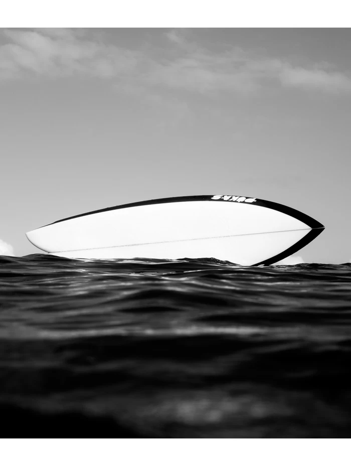 PUKAS 5'10" CHRIS CHRISTENSON PEGASO TWIN FIN BLACK 6 PUKAS 5'10" CHRIS CHRISTENSON PEGASO TWIN FIN BLACK - Image 6