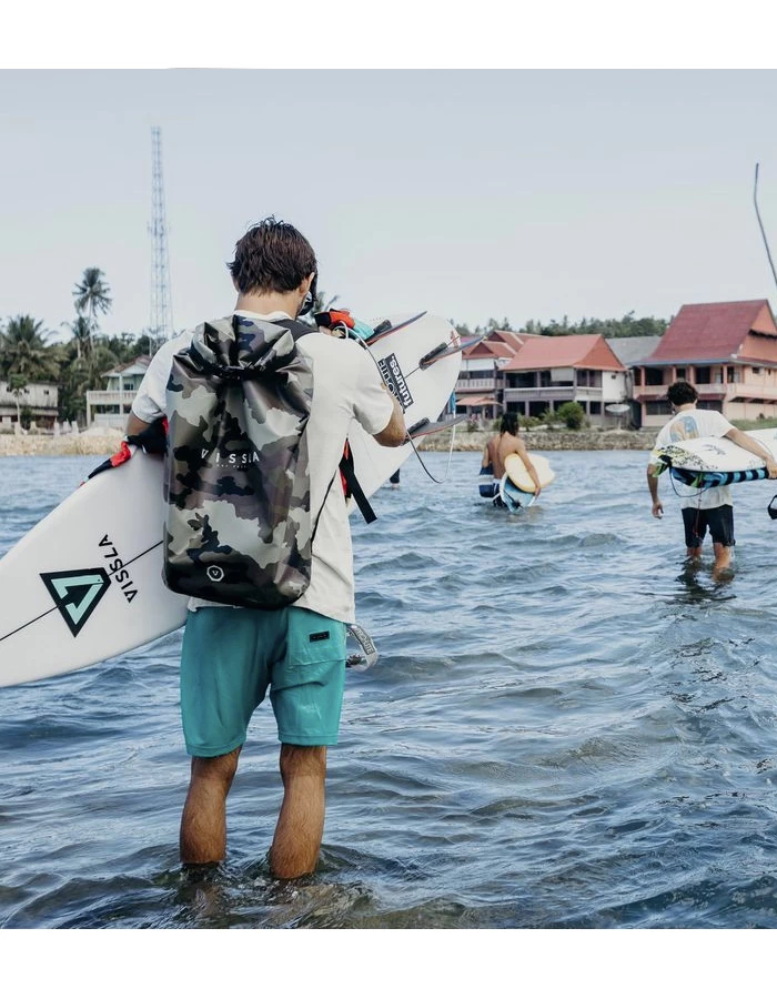 VISSLA 7 SEAS 35L DRY BACKPACK DARK DENIMMIDNIGHT - Image 4